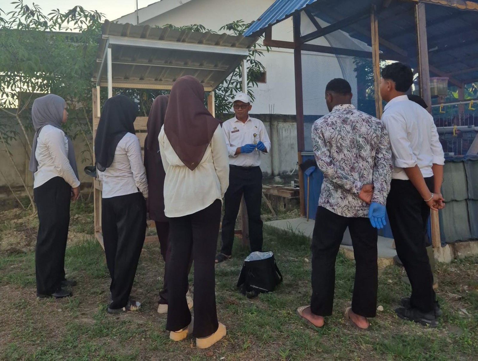 Tingkatkan Keterampilan Siswa PKL, Balai Veteriner Jayapura Gelar BImtek Vaksinasi dan Manajemen Pakan Unggas